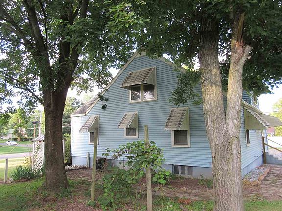 3rd image of 114 E Farthing St
