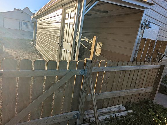4th image of 1115 S 21st St