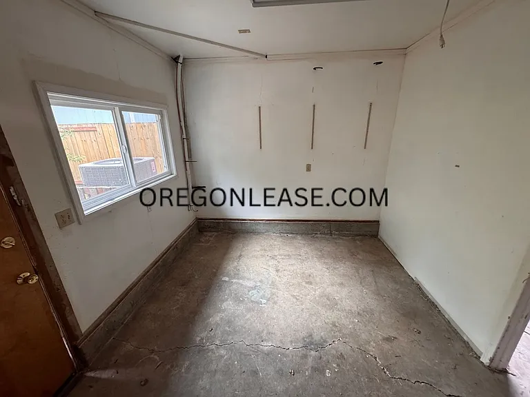 3315 University St — Photo 9