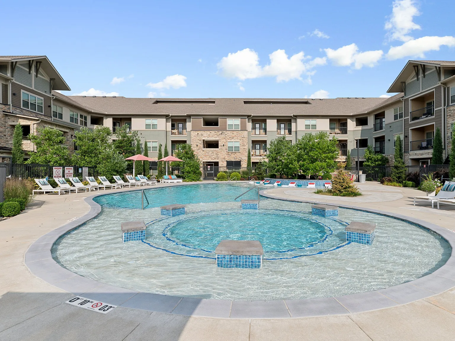 Vale Overland Park — Photo 4