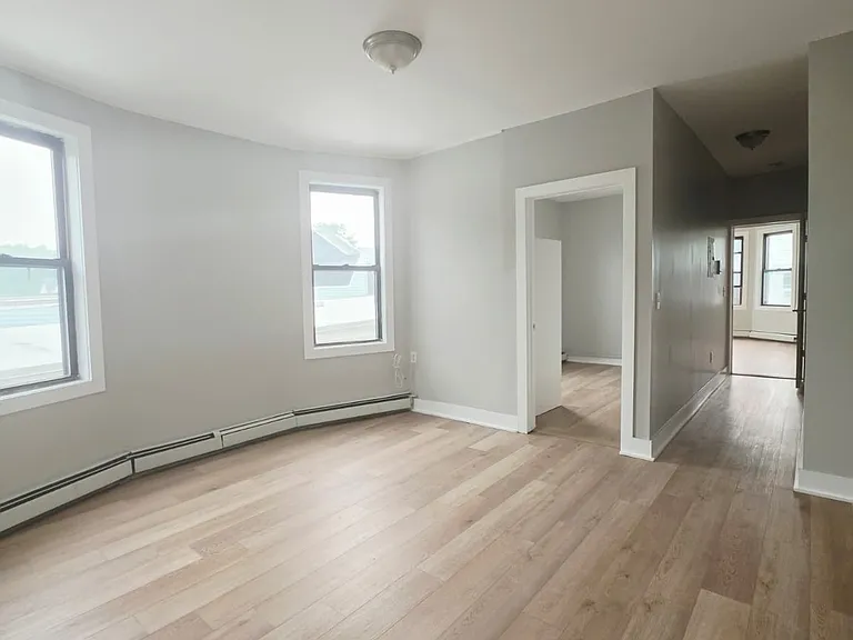 120 Randolph Ave #3R — Photo 3