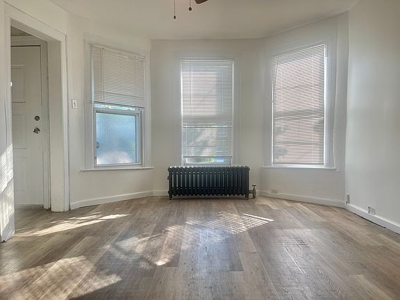 4th image of 11 Fairview Ave #1