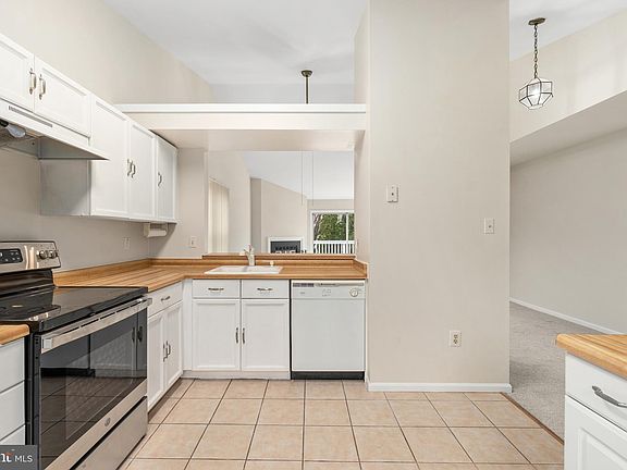 4th image of 2843 Yarling Ct #2843