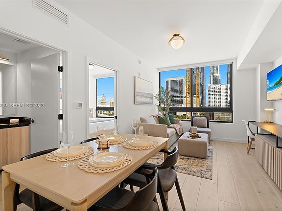 3rd image of 225 N Miami Ave #1003