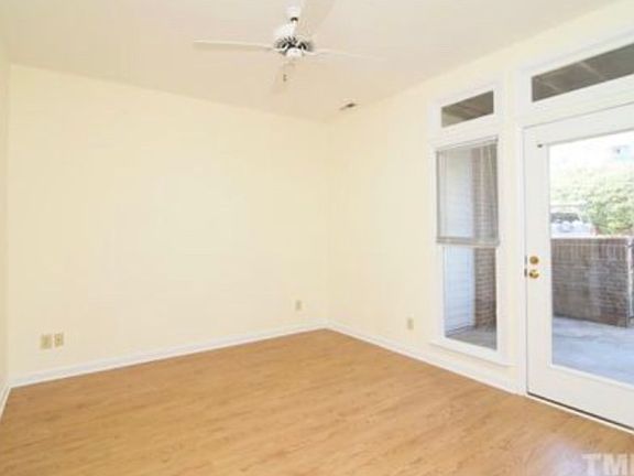 5th image of 1050 Washington Sq #106