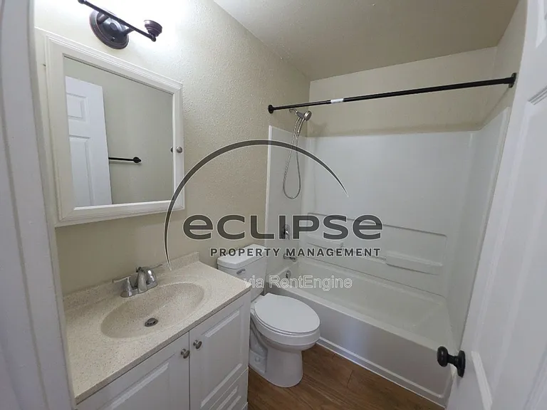 512 Bell Ct #B7 — Photo 16
