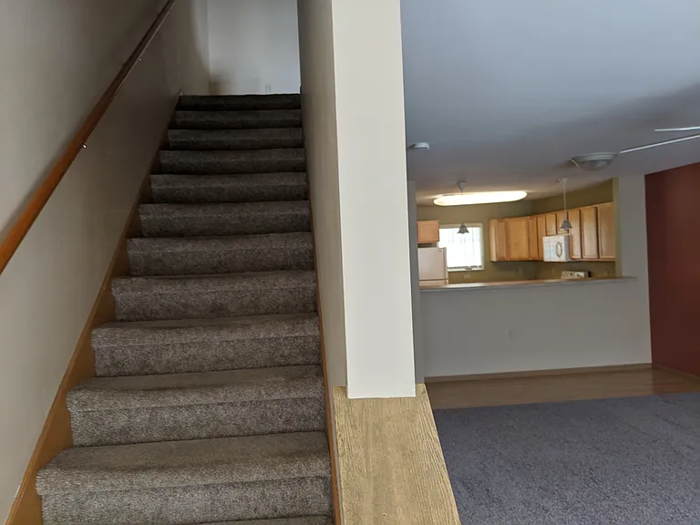5733 Lexington St — Photo 23