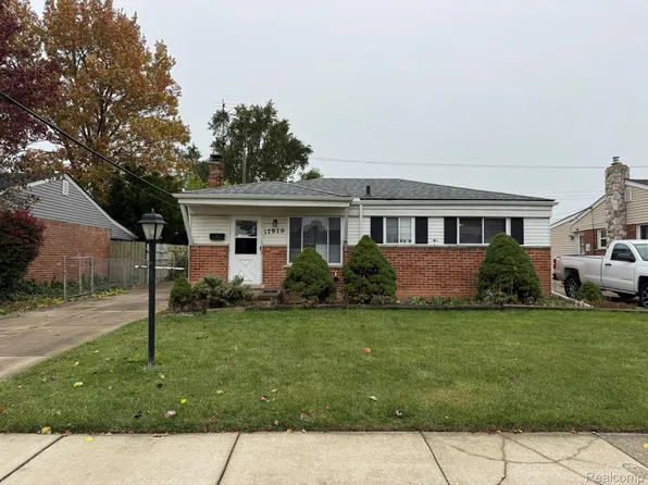17970 S Wind Dr, Fraser, MI 48026