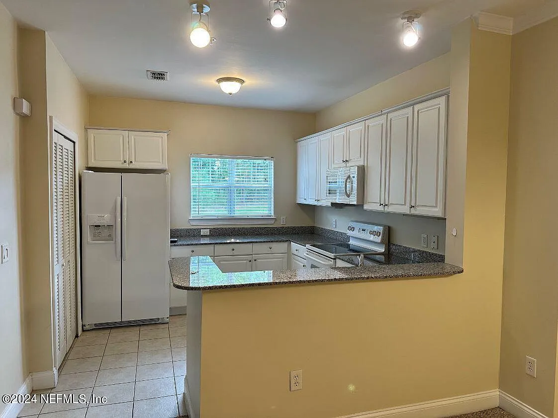 2 bed, 2.0 bath, 1065 sqft, $1,695 — Photo 4