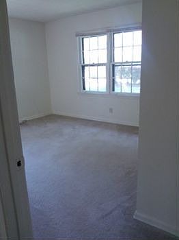 5th image of 595 Sharon Dr APT B