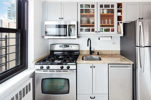 Sold by Compass | media 18