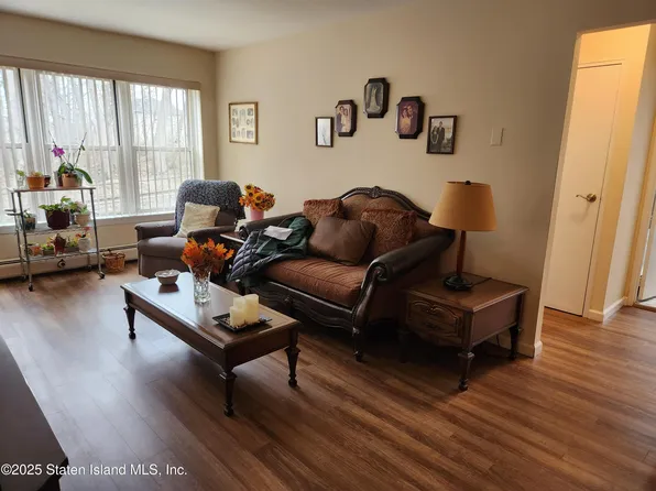 475 Armstrong Ave APT G3, Staten Island, NY 10308