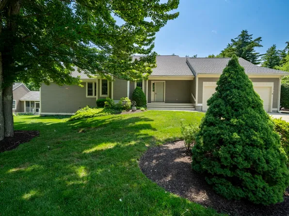 16 Spyglass point Circle, Bedford, NH 03110