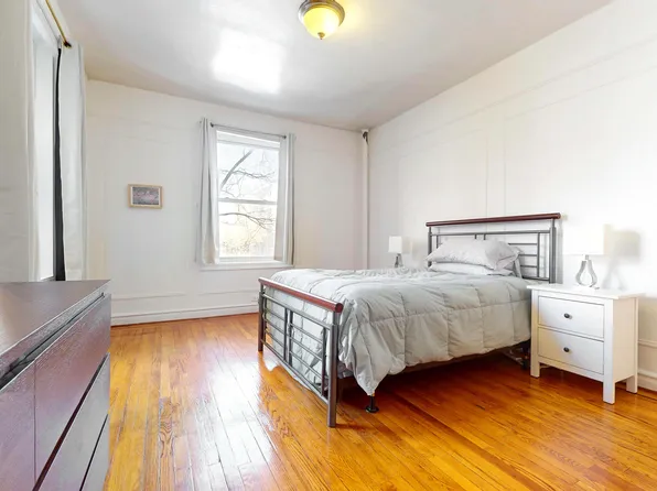 2081 Cruger Avenue image 8 of 11