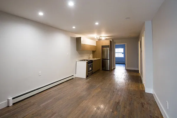 Rented by Evergreen Apartments BK | media 22