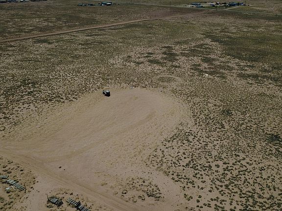 5th image of 7781 Roulette Ave
