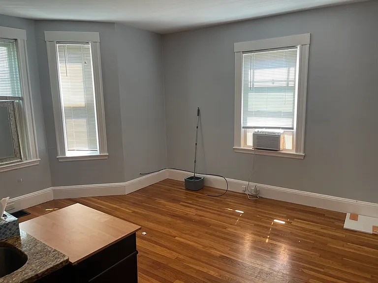 6 Cambridge Ter #1R — Photo 2