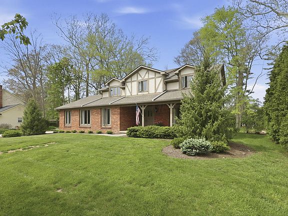 5th image of 1250 Briarmeadow Dr