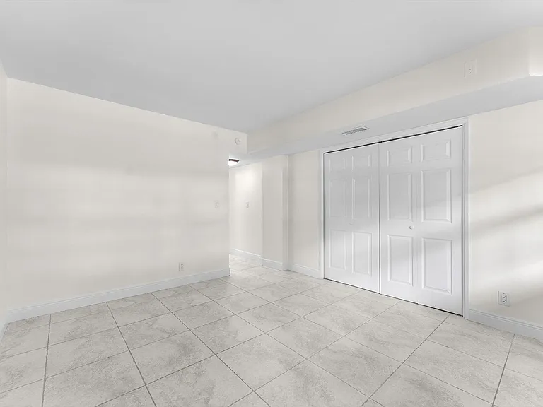 4240 Oaks Ter #103 — Photo 24