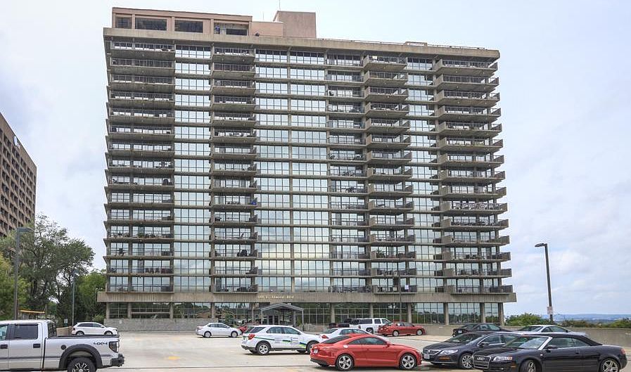 1st image of 600 E Admiral 1905 Blvd #1905