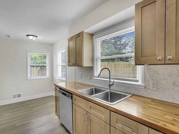 4th image of 64 Lowell Rd
