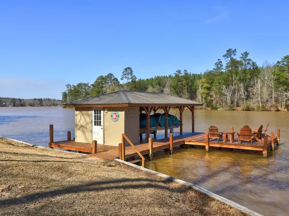 2204 Harbour Pointe Dr, Sparta, GA 31087