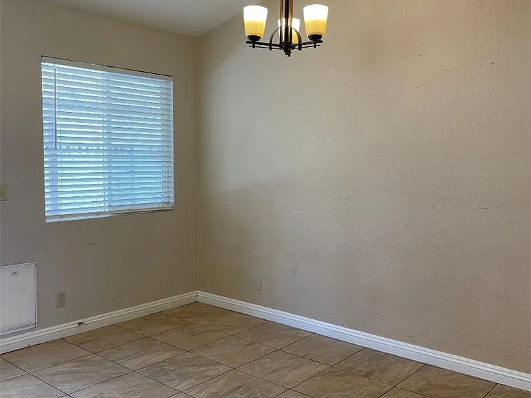 5905 April Ln — Photo 11