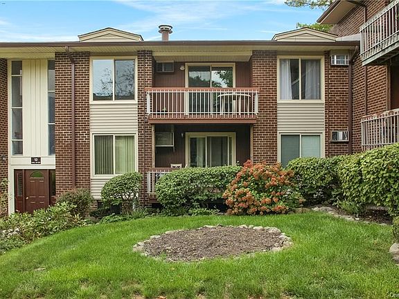 2nd image of 130 Country Club Ln
