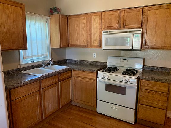 5th image of 810 E Wilson Ave