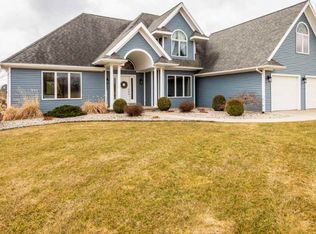 6633 Burton Rd, Adrian, MI 49221