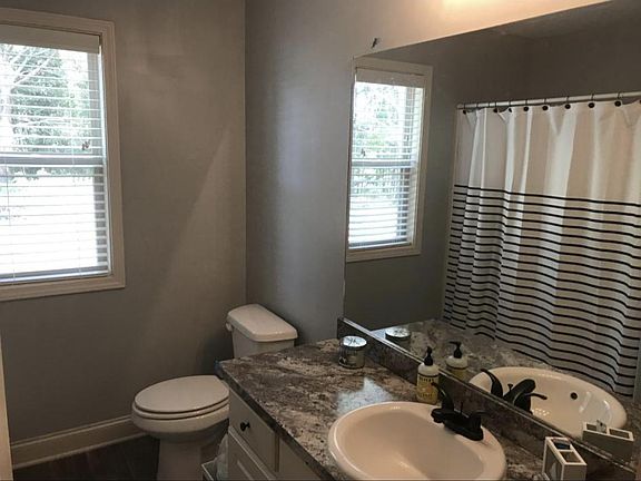 3rd image of 90 Ashton Ln