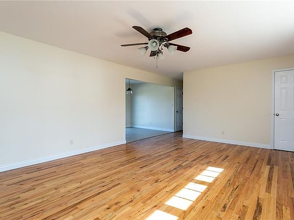 3rd image of 319 W Hannibal St