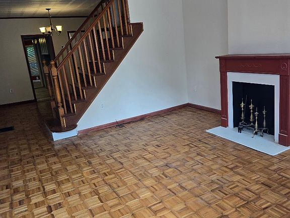 2nd image of 451 E Wildey St