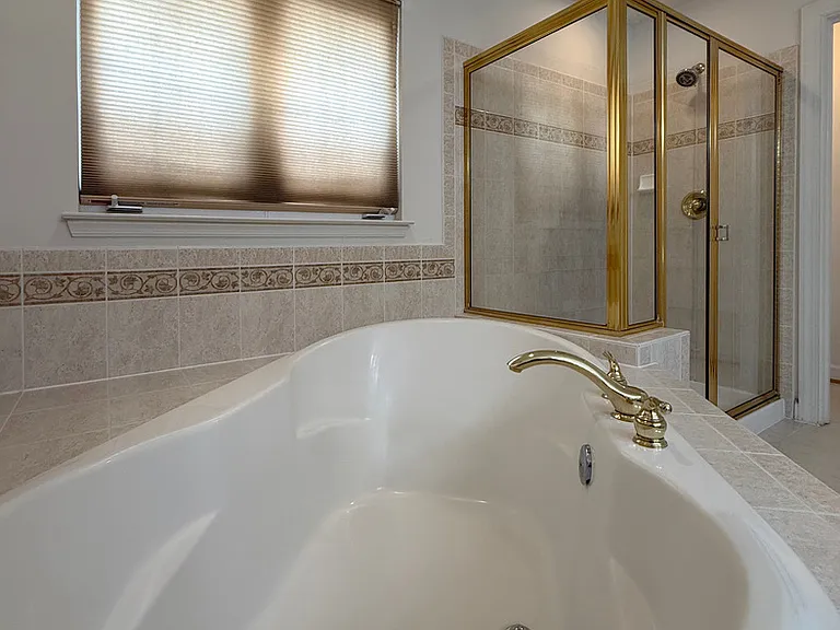 4415 Medallion Dr — Photo 31