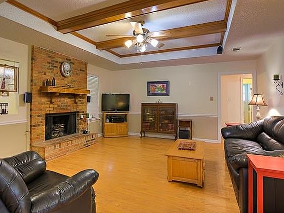 4th image of 40119 Todd Dr