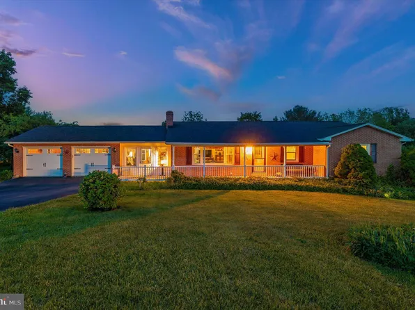 13704 Hillside Ave, Thurmont, MD 21788