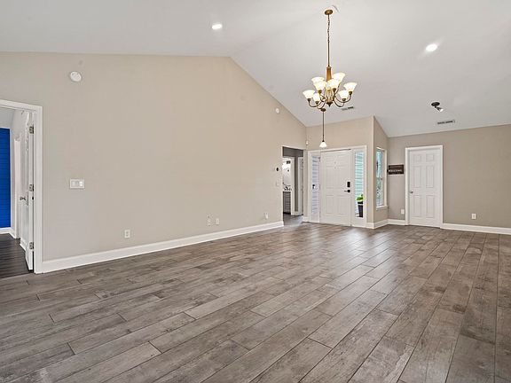 5th image of 262 Palladium Dr.