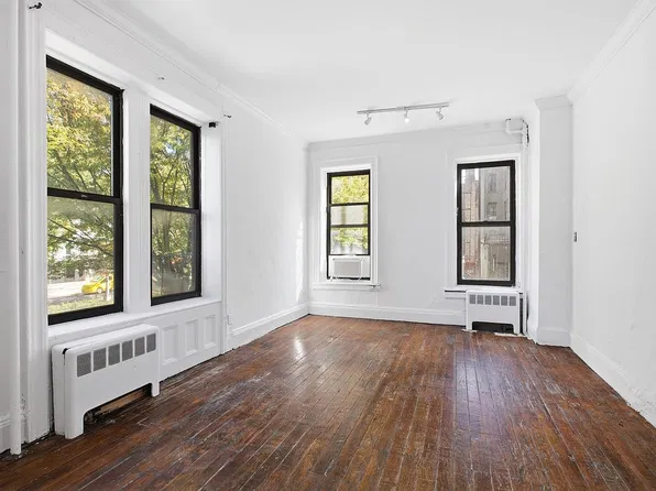 64 Macdougal St APT 6, New York, NY 10012