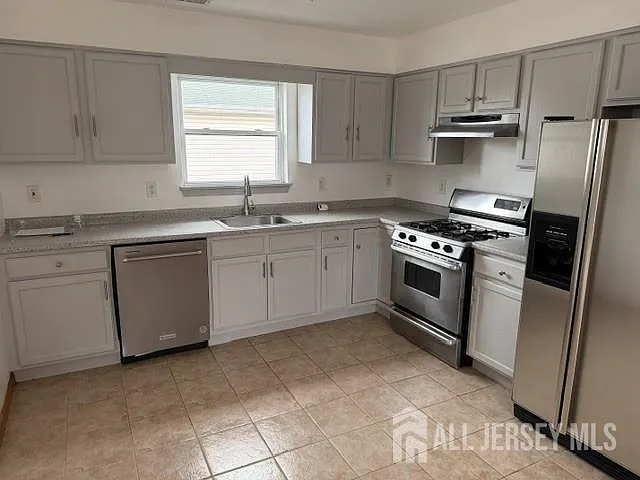 817 Jackson Ave — Photo 6