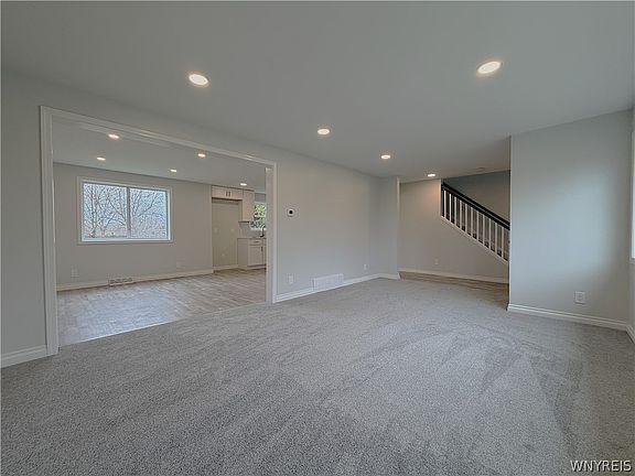 5th image of 100 Frankhauser Rd