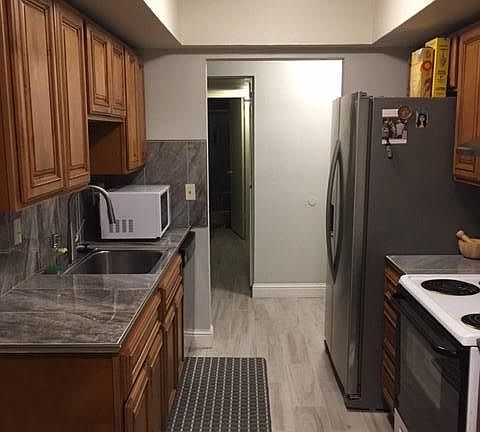 2nd image of 328 Northbank Ct APT 85
