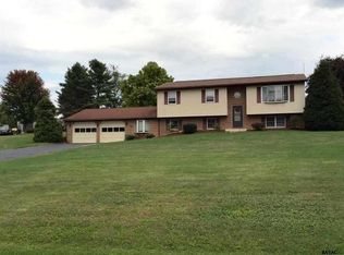 60 Elmwood Ave, Hanover, PA 17331
