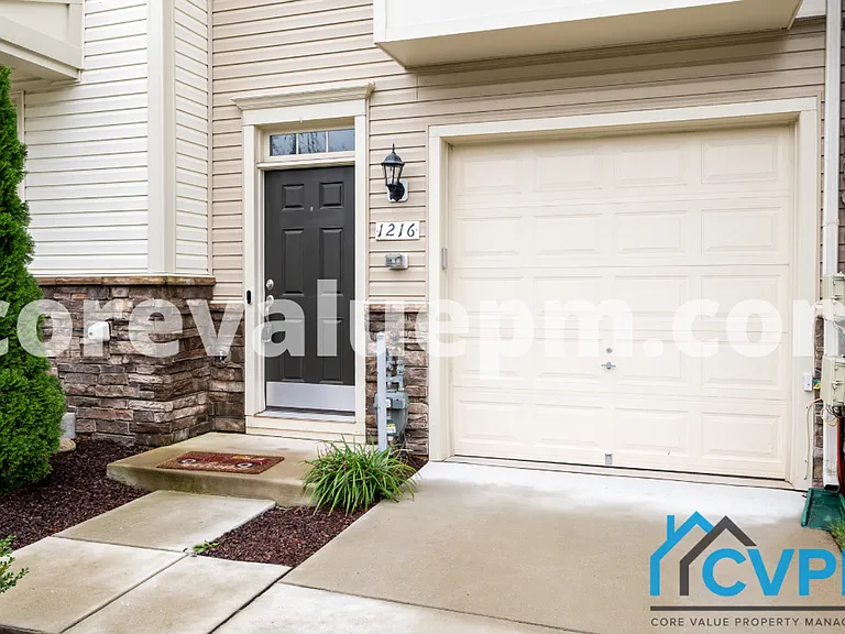 1216 Acorn Ln — Photo 4