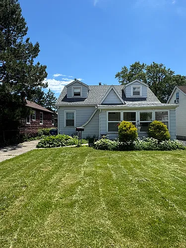 557 Emerson Dr Photo 1