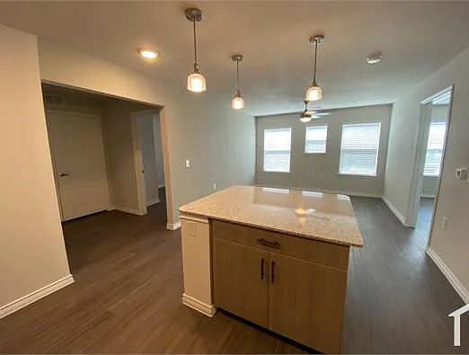 1717 W Irving Blvd — Photo 2