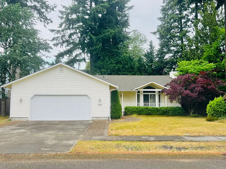 9330 Classic Dr NE — Photo 1