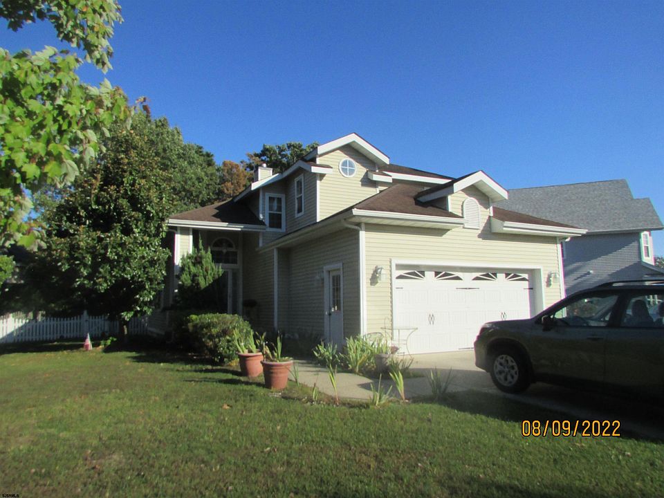 1st image of 3 Coronado Ln