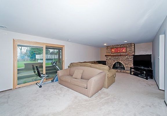5th image of 5846 Bentley Ave