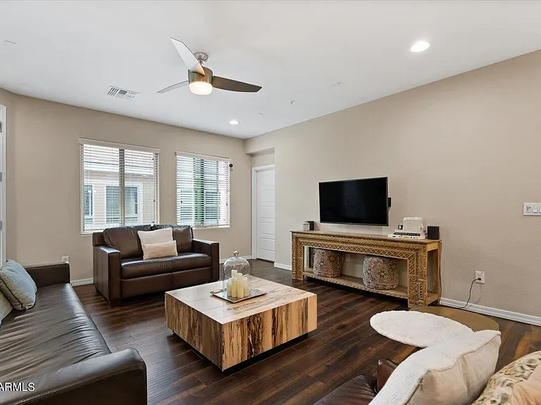 5550 N 16th St #140 — Photo 7