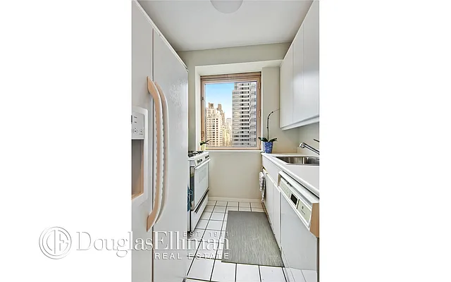 Rented by Douglas Elliman | media 39